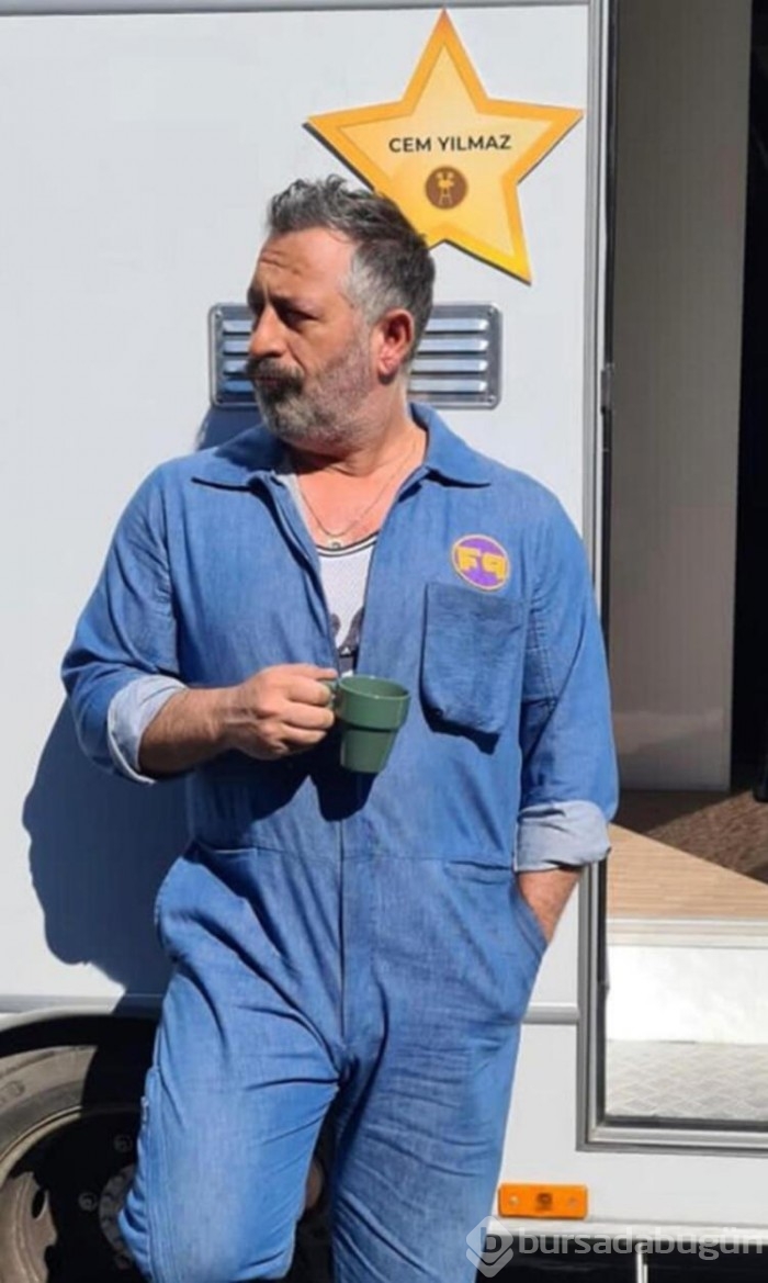 Cem Yılmaz'dan Metin Akpınar'ın 'Aktör kumaşı zayıf' sözlerine yanıt!
