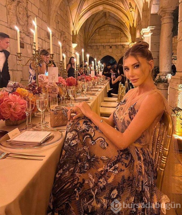 Şeyma Subaşı'ndan romantik kareler