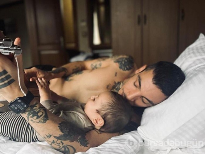 Can Bonomo'dan mutlu aile pozu!