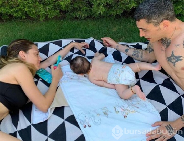 Can Bonomo'dan mutlu aile pozu!
