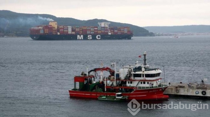 Çanakkale Boğazı, dev gemilerin geçişi için tek yönlü trafiğe kapatıldı
