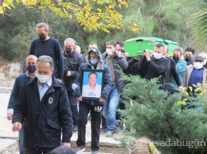 Ebru Şallı'nın babası son yolculuğuna uğurlandı