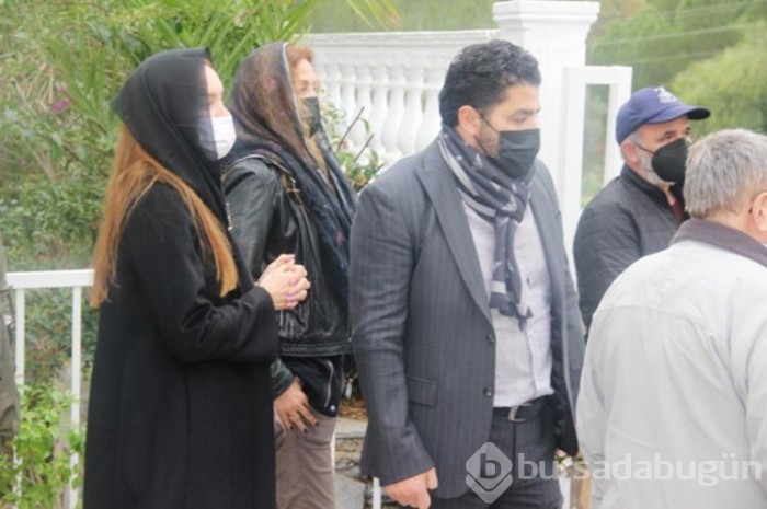 Ebru Şallı'nın babası son yolculuğuna uğurlandı