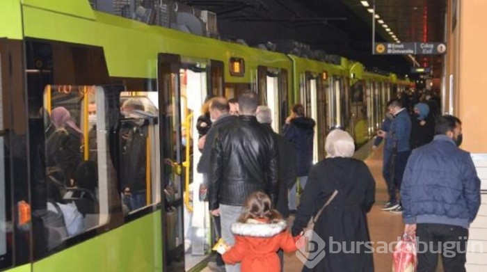Bursa'da toplu taşıma araçlarında unutulan eşyalar şaşırttı
