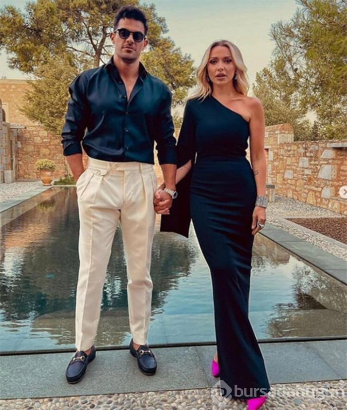 Hadise ve Mehmet Dinçerler Çeşme dönüşü kaza yaptı!

