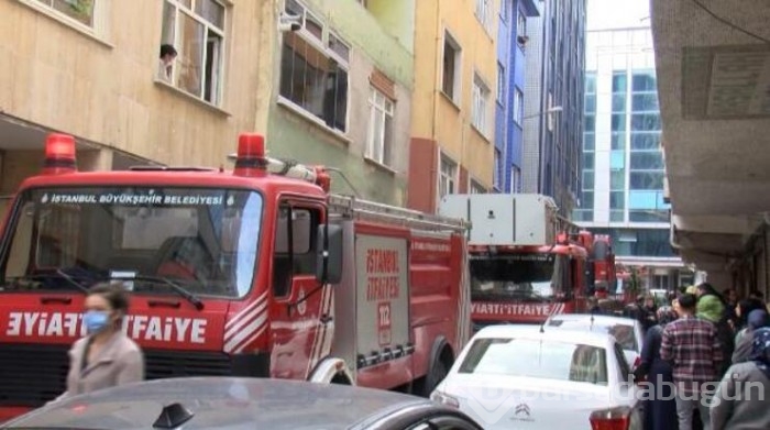 Bağcılar'da 4 katlı binada yangın!
