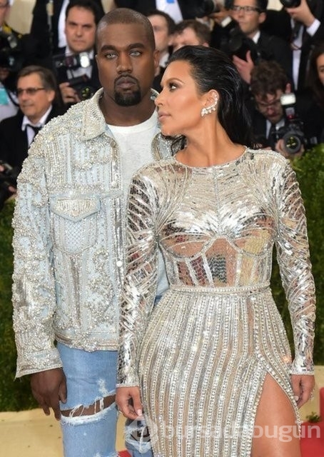 Kanye West'den şaşırtıcı hamle!