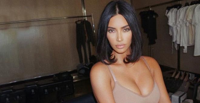 Kim Kardashian tulum taytıyla dikkatleri üzerine çekti...