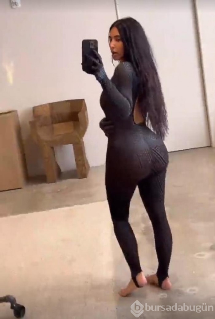 Kim Kardashian tulum taytıyla dikkatleri üzerine çekti...
