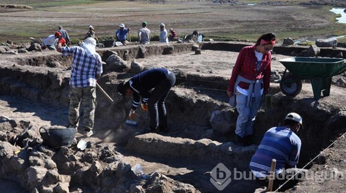 Hamaç Höyük kazısında nekropol bulundu
