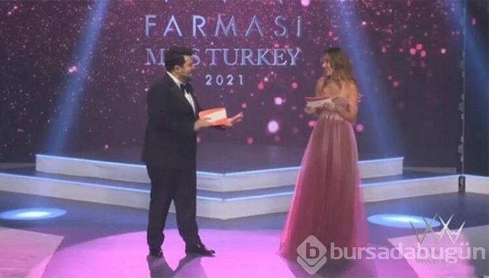 Berfu Yenenler elbisesine gelen eleştiriye sessiz kalmadı
