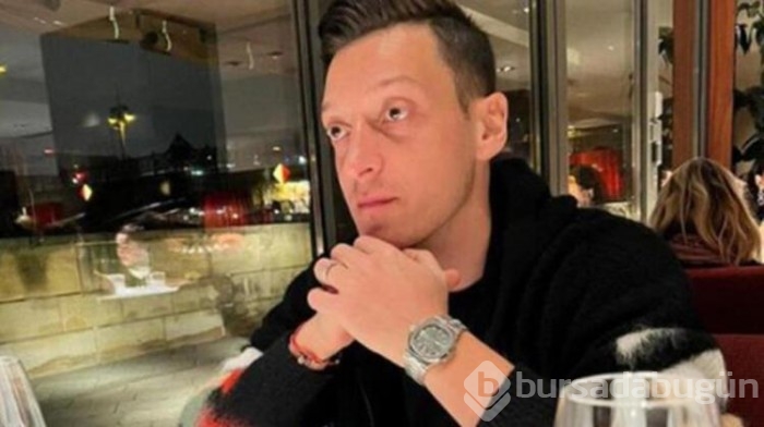 Mesut Özil kolunda servet taşıyor!