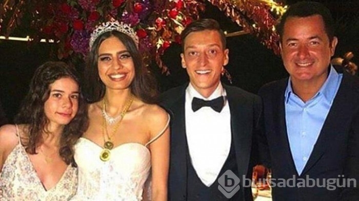 Mesut Özil kolunda servet taşıyor!