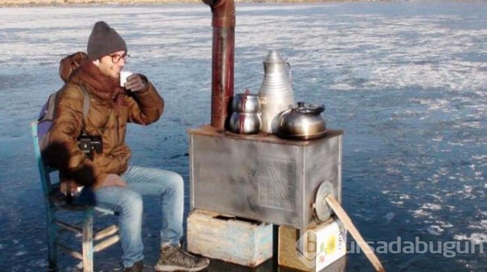 Çıldır Gölü'nün üzerinde atlı kızak turu...

