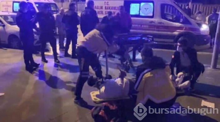 Üsküdar'da otomobil takla attı!