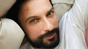 Tarkan'dan heyecanlandıran pozlar!