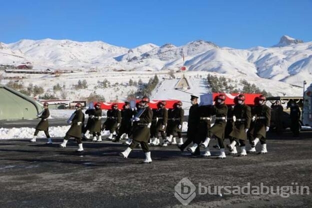 Irak'ın kuzeyindeki Hakkari'de 3 şehit için askeri tören!
