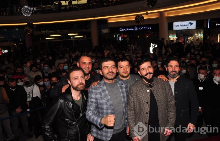 Bursa'da ''Dayı-Bir adamın hikayesi'' filminin renkli galası
