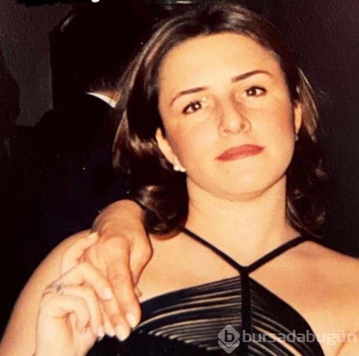 Esra Dermancıoğlu takipçilerini geçmişe götürdü
