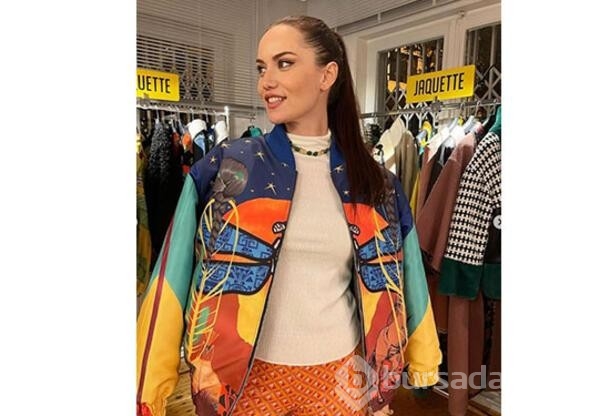Fahriye Evcen güzelliğiyle büyüledi!