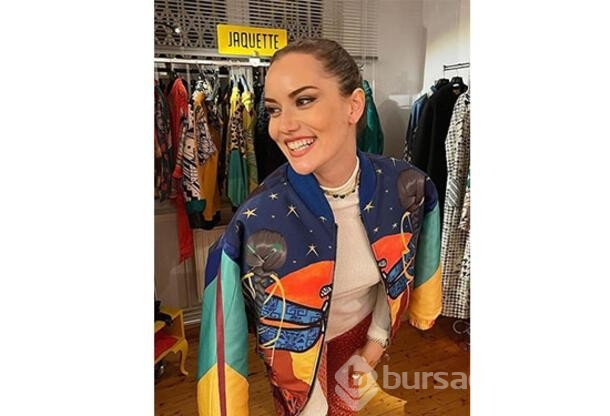 Fahriye Evcen güzelliğiyle büyüledi!