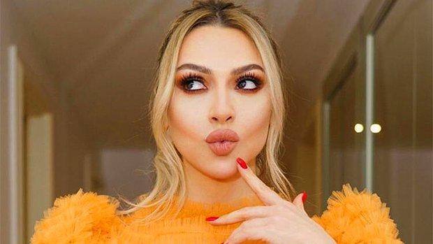 Hadise'nin ışıltılı elbisesiyle dikkat çekti
