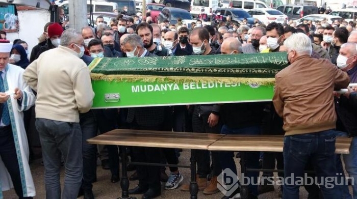6.5 aylık hamileydi koronavirüse yenildi
