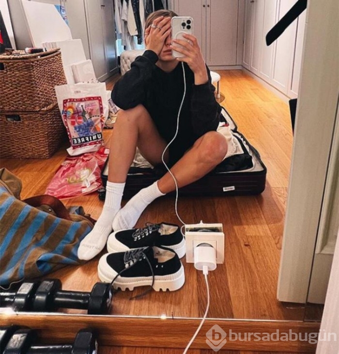 Serenay Sarıkaya sosyal medyada gündem oldu
