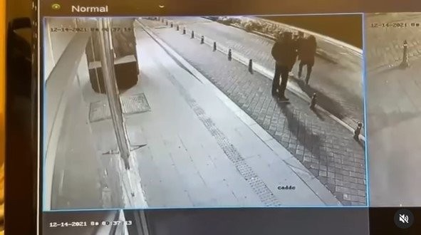 Ayhan Sicimoğlu Moda'daki çiş skandalını paylaştı! 