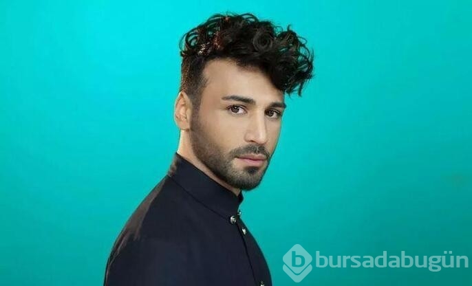 Emre Kaya podyumda...