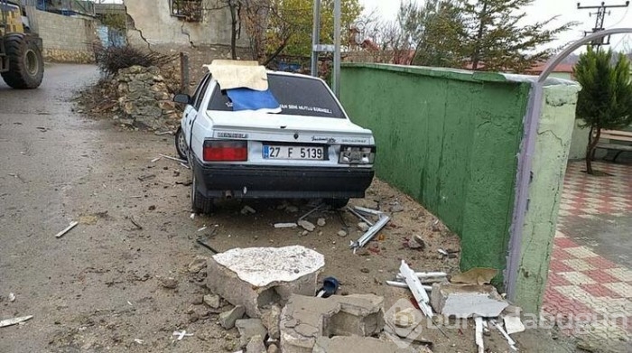 Adıyaman'ın Besni ilçesinde patlama olan ev çöktü!