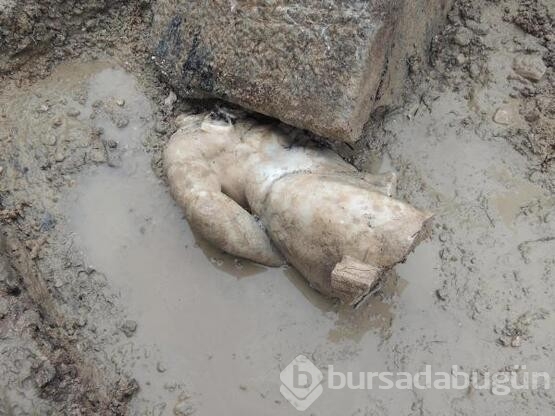 Aizanoi Antik Kenti kazısında Herkül'ün heykeli bulundu!
