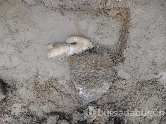 Aizanoi Antik Kenti kazısında Herkül'ün heykeli bulundu!
