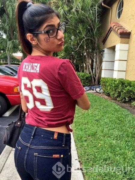Kızı için video çeken Mia Khalifa'ya tepki yağdı!