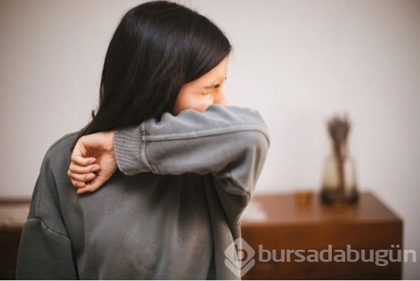 Omicron varyantının bulaşma katsayısı ve yeniden enfeksiyon riski ne kadar?
