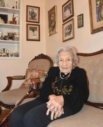 Türkiye'nin ilk kadın ortodontisti Ayşe Mayda hayatını kaybetti
