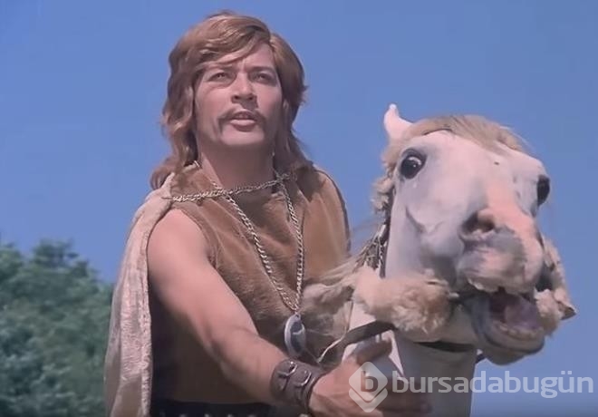 Bu yıl sanat dünyası büyük kayıplar verdi! 2021 yılında hayatını kaybeden ünlüler...
