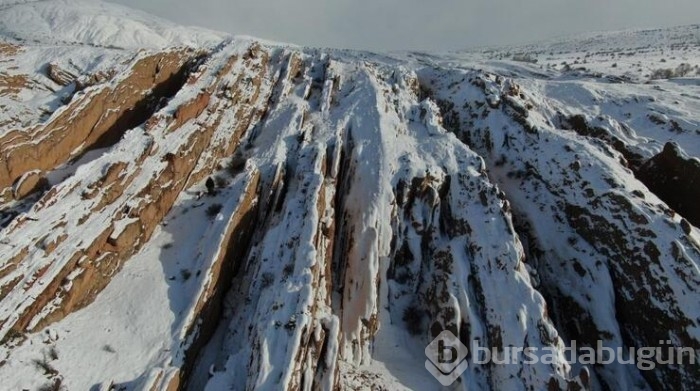 Dünya'daki Mars'a kar yağdı!