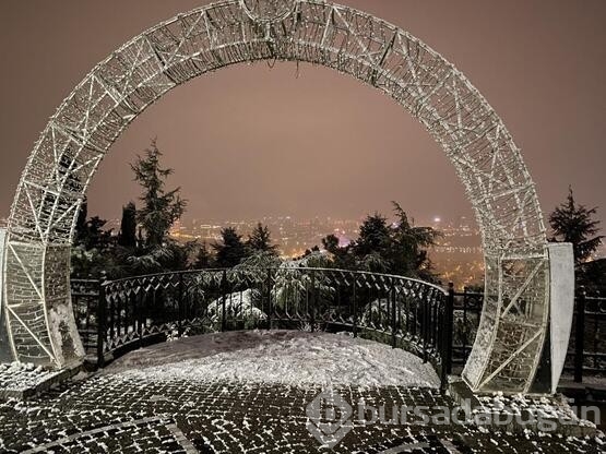 İstanbul'da mevsimin ilk karı yağdı... 