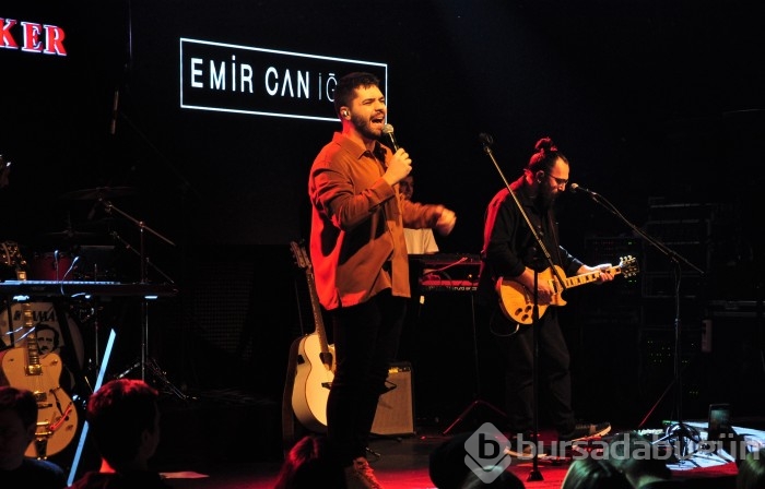 Emir Can İğrek Bursa'yı şarkılarıyla salladı