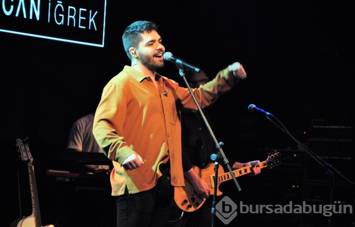 Emir Can İğrek Bursa'yı şarkılarıyla salladı