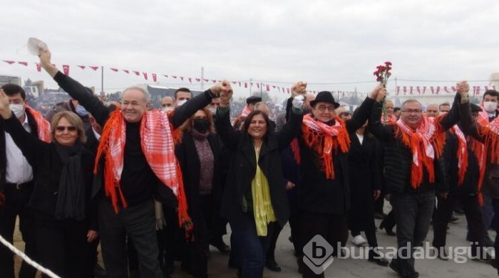 Yılın son deve güreşi binlerce kişi tarafından izlendi
