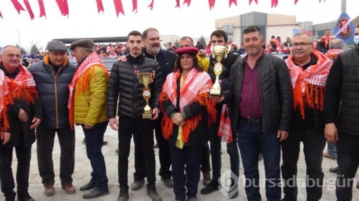 Yılın son deve güreşi binlerce kişi tarafından izlendi
