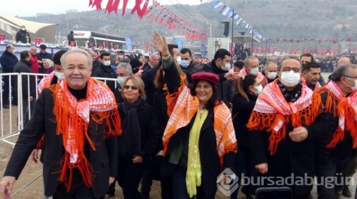 Yılın son deve güreşi binlerce kişi tarafından izlendi
