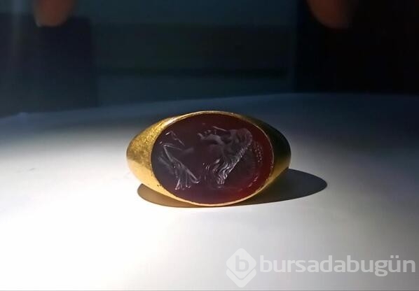 Çorum'da 1500 yıllık altın yüzük ele geçirildi