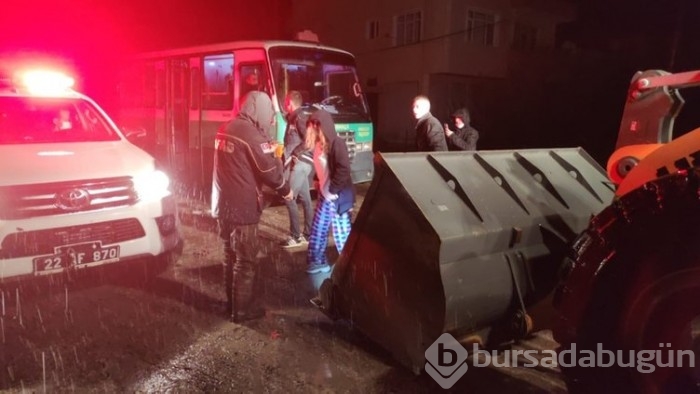 Edirne Uzunköprü'de dereler taştı, yollar ulaşıma kapandı! 