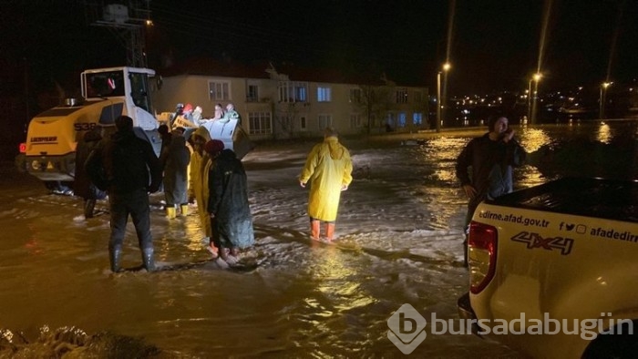 Edirne Uzunköprü'de dereler taştı, yollar ulaşıma kapandı! 