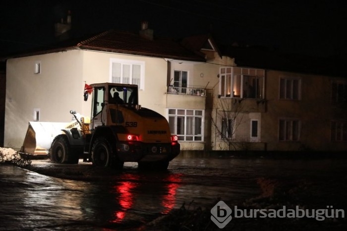 Edirne Uzunköprü'de dereler taştı, yollar ulaşıma kapandı! 