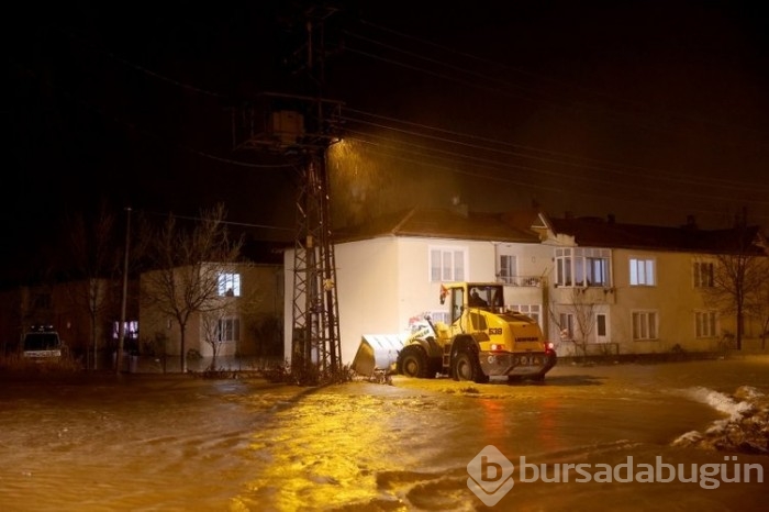 Edirne Uzunköprü'de dereler taştı, yollar ulaşıma kapandı! 