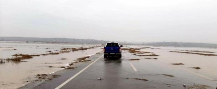 'Turuncu alarm' verilen Ergene Nehri, Uzunköprü'de taşkına neden oldu
